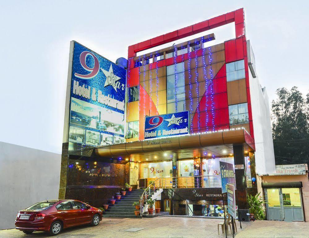 Star Hotel アーグラ エクステリア 写真
